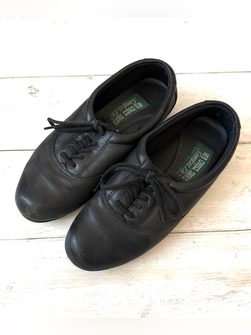 Women’s Size 6 Black Red Cross Comfort Fit Shoes Lace Up